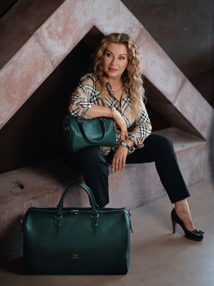Travel bag Louvre green/gold (4)